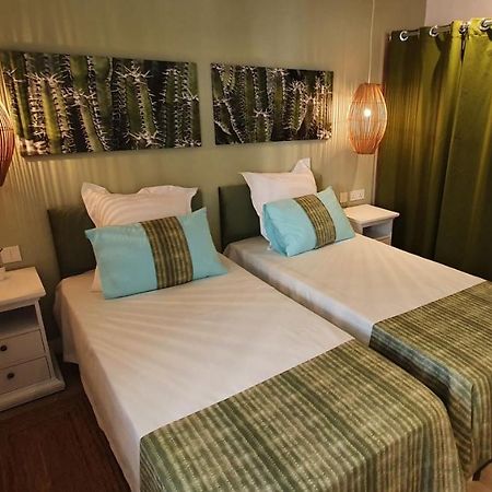Les Cerisiers - Exclusive Beach Residence - 3 Bedroom Modern Apartment, Flic-en-Flacq Extérieur photo
